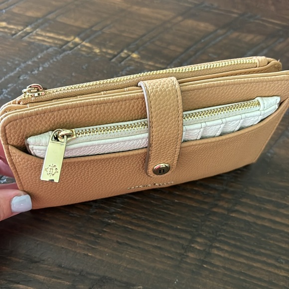 Wallet - Picture 2 of 5